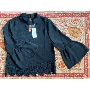 Women’s Moon River Bell Sleeve Black Blouse Size S